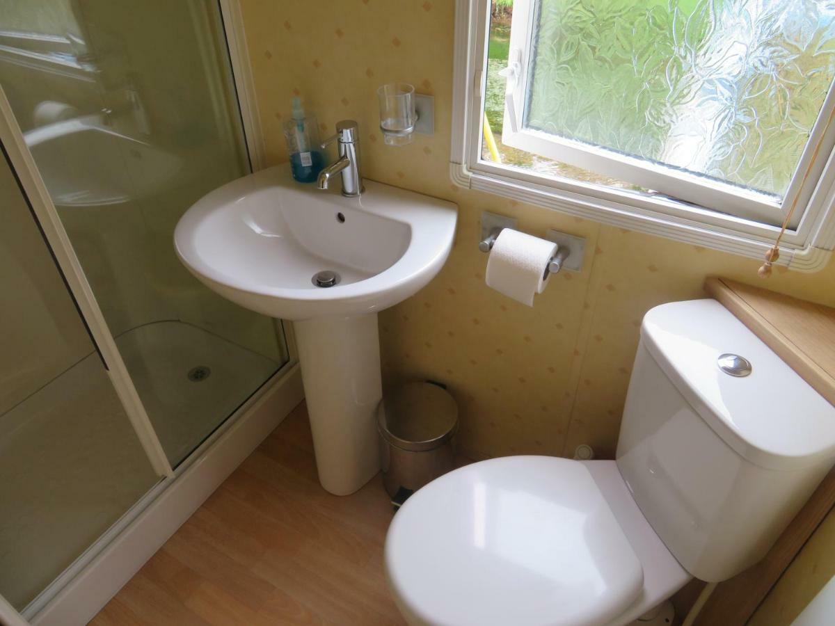 Pet Friendly Riverside Static Caravan Cheddar Exterior foto